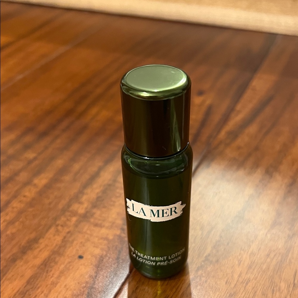 La Mer Olive Green Moisturizing Lotion